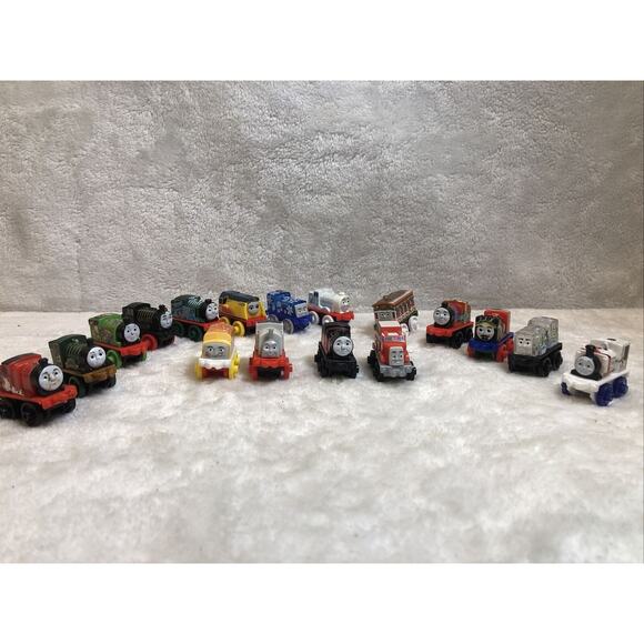 Lot of 17 Fisher Price Thomas & Friends Minis Mixed Lot Figures Toy Trains - Picture 1 of 16